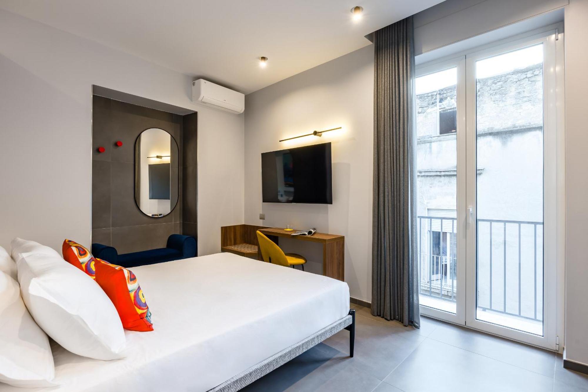 Pop House In The Heart Of Sanita By Wonderful Italy * Naples